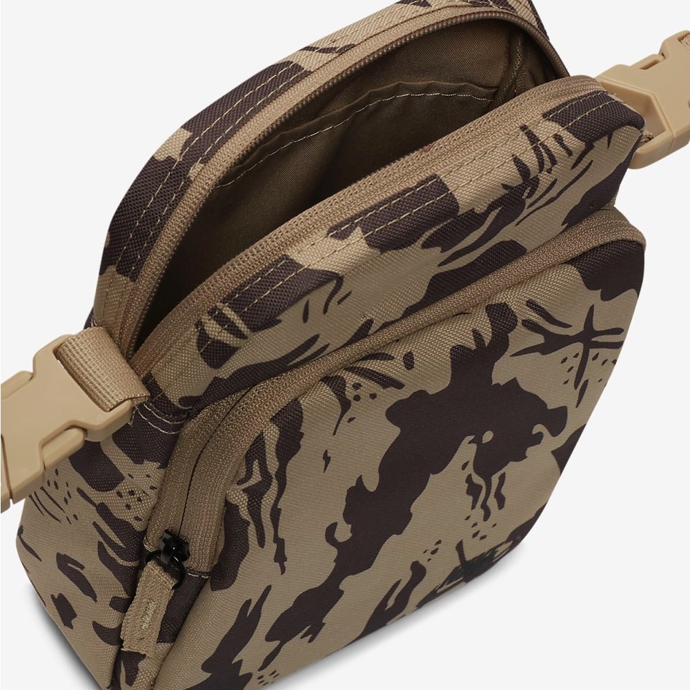 Nike Heritage
Camo Crossbody Bag (4L) - Picture 5 of 9